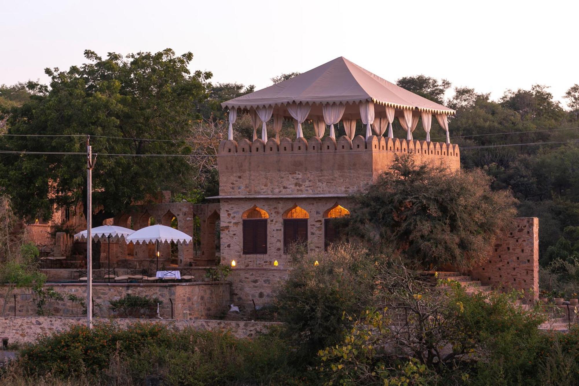Manmatha A Luxury Retreat Bed & Breakfast Udaipur Ngoại thất bức ảnh